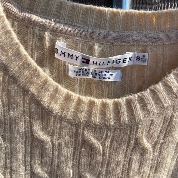 Tommy Hilfiger Cream Crew Neck Sweater with Cable Knit - Picture 3 of 3